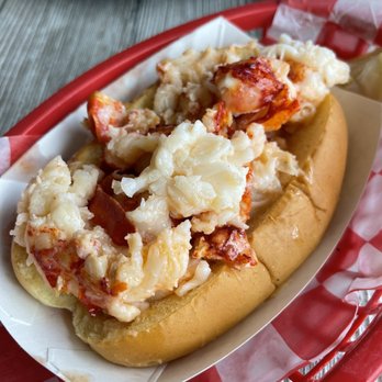 Point Lobster - Hot lobster roll - Seafood Markets Near Me - Point Pleasant Beach, New Jersey