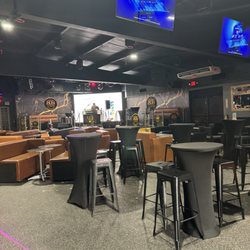 809 Lounge - Lounge side