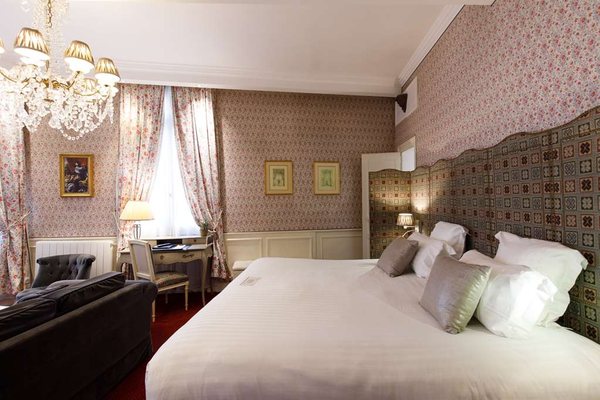 Hotel & Spa Le Grand Monarque Chartres by null