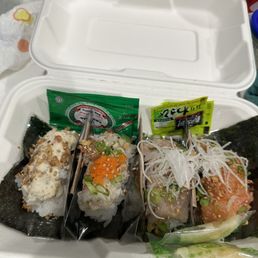 QUATRO/    Ytail,      Salmon,      Crab,        Scallop