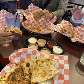 PrimeTime Bar & Grill - Chipotle chicken smashburger and veggie quesadillas - Sports Bars Near Me - Chicago, Illinois PrimeTime Bar & Grill - Chipotle chicken smashburger and veggie quesadillas - Sports Bars Near Me - Chicago, Illinois