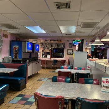 Pixie Restaurant - Pizza Near Me - Mount Pleasant, Michigan