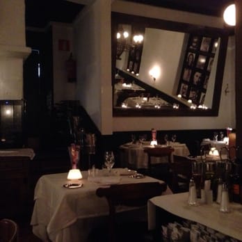 El Recuerdo - Interior del local. Ambiente de luz tenue con velas. - Spanish Near Me - Madrid, M