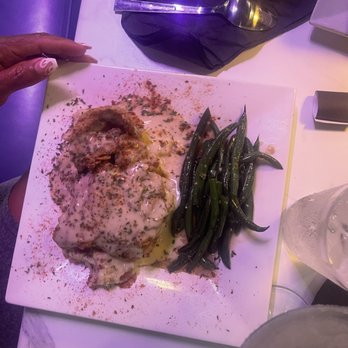 Victor’s Restaurant & Bar - Chicken fried chicken with gravy mashed potatoes and green beans - Hookah Bars Near Me - Dallas, Texas Victor’s Restaurant & Bar - Chicken fried chicken with gravy mashed potatoes and green beans - Hookah Bars Near Me - Dallas, Texas