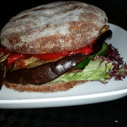 Glutø Street Food - Gluten free vegetarian sandwich.