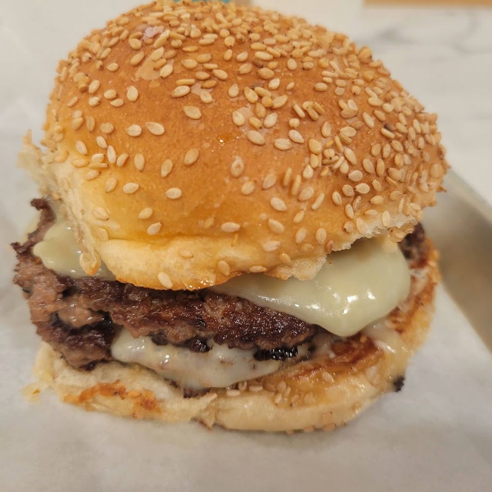 Cubby's - Cub's Pub - Burgers Near Me - Manhattan, New York