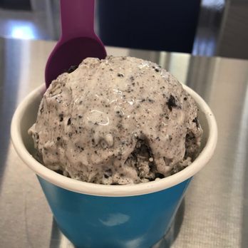 Freze N Nitro Creamery - Vanilla ice cream with Oreo - Ice Cream & Frozen Yogurt Near Me - Miramar, Florida Freze N Nitro Creamery - Vanilla ice cream with Oreo - Ice Cream & Frozen Yogurt Near Me - Miramar, Florida