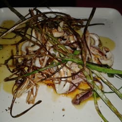 El Baret de Quique - Spaguettis de calamar con salsa romescu