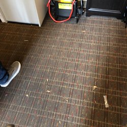 Hertz Rent A Car - Clean floors, NOT!!