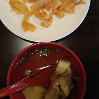 Golden Wok - Wonton soup w/crunchy noodles - Chinese Near Me - Pasco, Washington