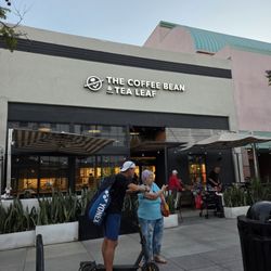 Third Street Promenade - The Coffee Bean & Tea Leaf