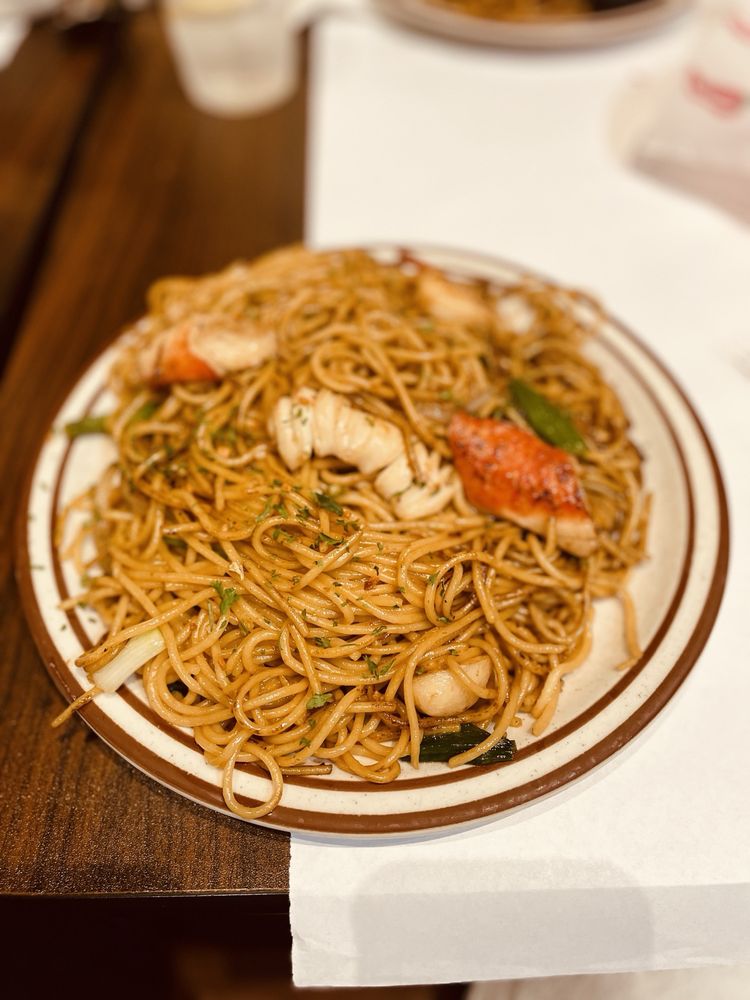 Crawfish Noodle & Grill