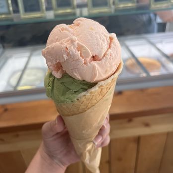 The Yeti Tavern - Peach + green tea ice cream - Ice Cream & Frozen Yogurt Near Me - Auburn, California The Yeti Tavern - Peach + green tea ice cream - Ice Cream & Frozen Yogurt Near Me - Auburn, California