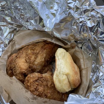 Michie Tavern - Southern Fried Chicken with biscuit - Landmarks & Historical Buildings Near Me - Charlottesville, Virginia Michie Tavern - Southern Fried Chicken with biscuit - Landmarks & Historical Buildings Near Me - Charlottesville, Virginia