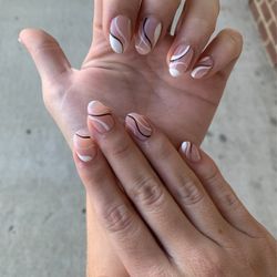 Corolla Nails