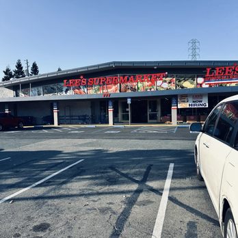 Lee’s Supermarket - Entrance - International Grocery Near Me - San Jose, California