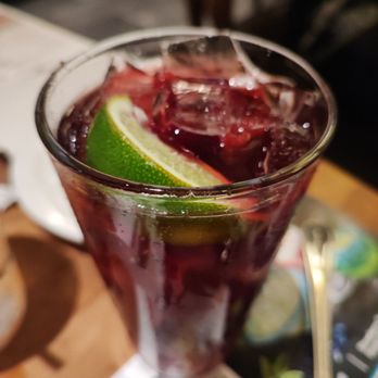 Cheddar's Scratch Kitchen - Sangria - American Near Me - Miami, Florida