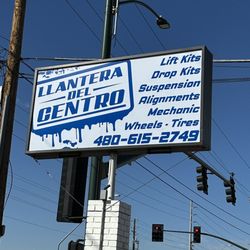 Llantera Del Centro - Our sign!