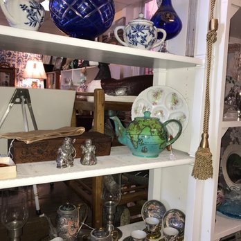 Beaufort Antiques - This world teapot is everything!! - Antiques Near Me - Beaufort, North Carolina Beaufort Antiques - This world teapot is everything!! - Antiques Near Me - Beaufort, North Carolina