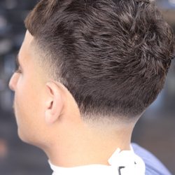 JayJays Barber Studio - Mid tapper with textured top