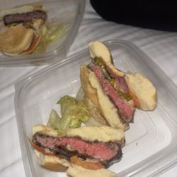 Squire Pub + Social - Raw burger, rot lettuce