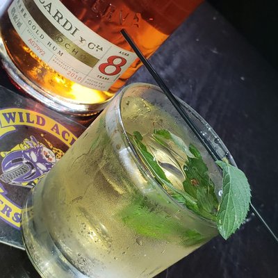 Corkscrew Bar by null