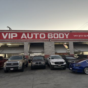 VIP Auto Body - shop front - 4 bays - Car Window Tinting Near Me - San Fernando Valley, California VIP Auto Body - shop front - 4 bays - Car Window Tinting Near Me - San Fernando Valley, California