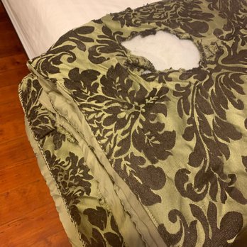 Rathbone Mansions - April 2019  Ratty comforter - No excuse for this! - Hotels Near Me - New Orleans, Louisiana