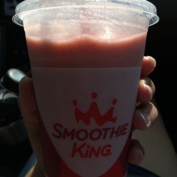 Smoothie King - Strawberry kiwi breeze - Juice Bars & Smoothies Near Me - Champaign, Illinois