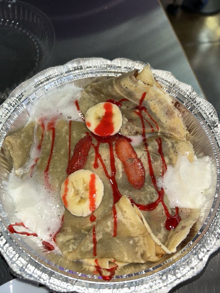 Ice Cream Cakes & Crepes Logo