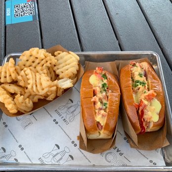 Boxi Park - Claw & Order Original & Waffle Fries - Bars Near Me - Orlando, Florida