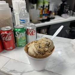 Cinnamon Bear Country Store - 2 half scoops