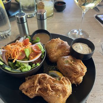 Coyne's Restaurant & Bar - Fish and chips, minus chips and salad instead. - Seafood Near Me - Eagle, Idaho