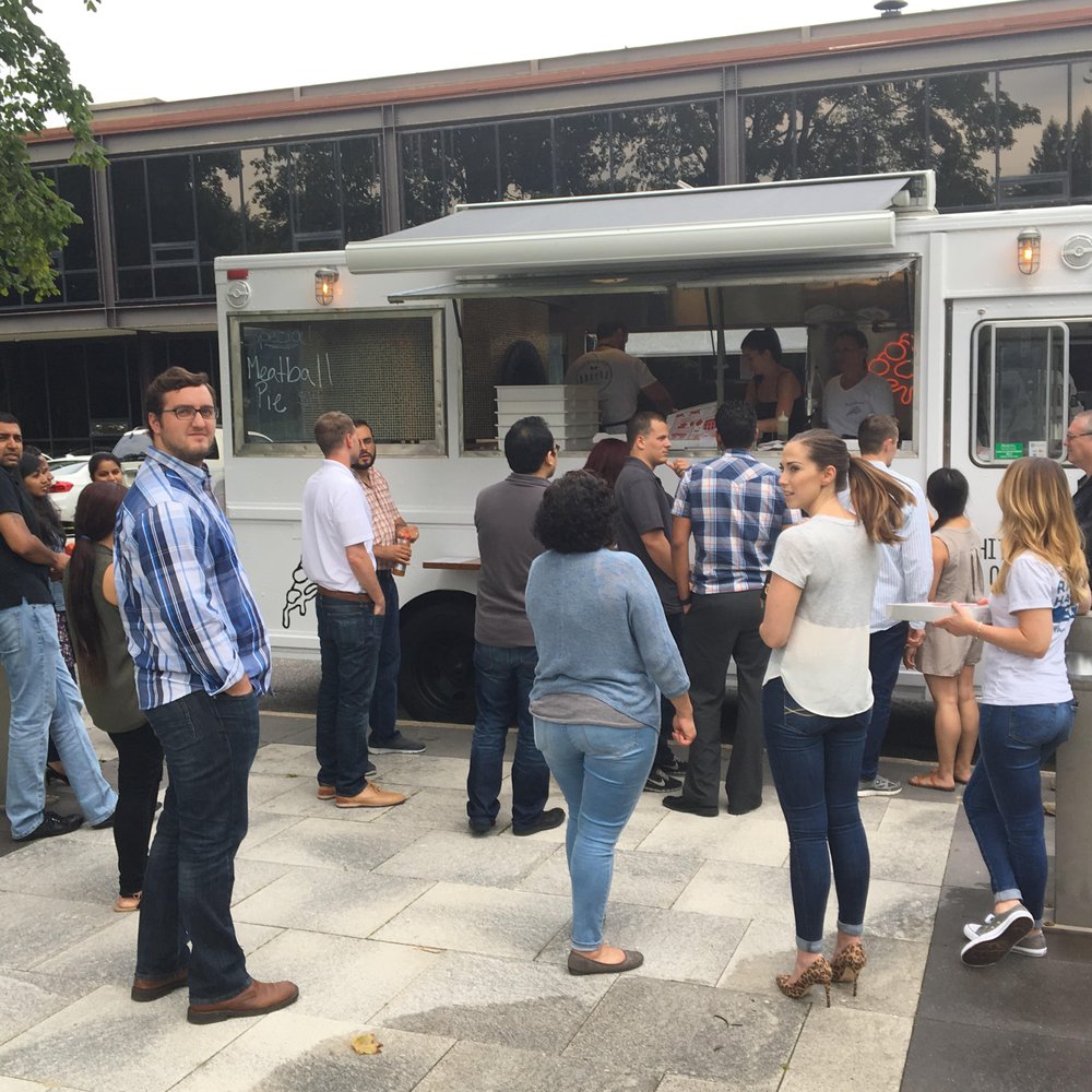 Abeetz - Well! Why don't you step right up and enjoy a pizza?! - Food Trucks Near Me