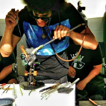 NVS Glassworks - earl jr at nvs glassworks doing his thing and amazing onlookers - Vape Shops Near Me - Portland, Oregon NVS Glassworks - earl jr at nvs glassworks doing his thing and amazing onlookers - Vape Shops Near Me - Portland, Oregon