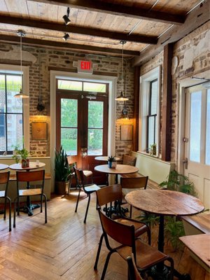 Harken Cafe by null