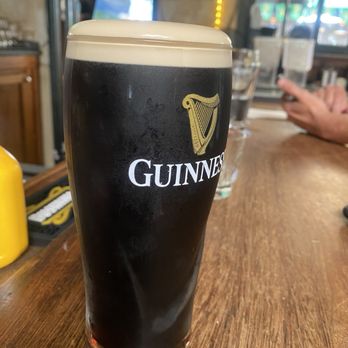 Hennessey's Tavern - A perfectly poured pint of Guinness - Irish Near Me - Carlsbad, California