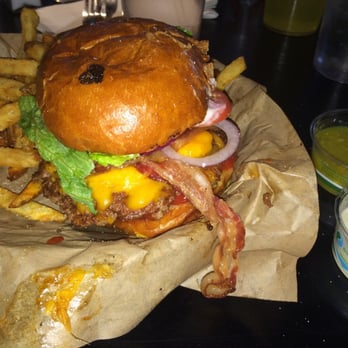 Empire Burger - Bacon cheeseburger - Burgers Near Me - Breckenridge, Colorado Empire Burger - Bacon cheeseburger - Burgers Near Me - Breckenridge, Colorado