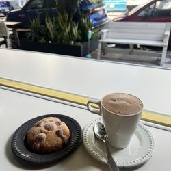 Cachito Mío - Chocolate caliente con galleta