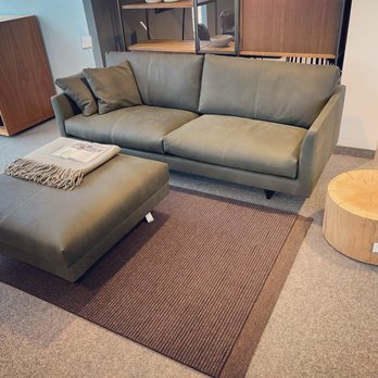 dörfler WOHNEN - Neu bei uns im Showroom: Sofa AXEL von Montis. Das Leder ist unglaublich schön - Furniture Stores Near Me - Stephanskirchen, BY dörfler WOHNEN - Neu bei uns im Showroom: Sofa AXEL von Montis. Das Leder ist unglaublich schön - Furniture Stores Near Me - Stephanskirchen, BY