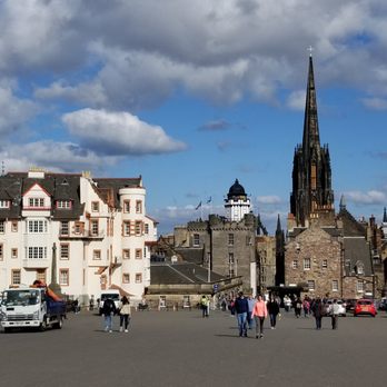 Edinburgh Castle - Landmarks & Historical Buildings Near Me - Edinburgh, EDH