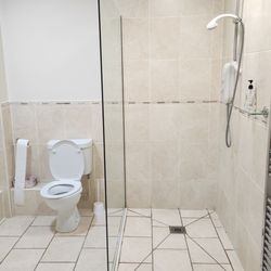 Ancient Mariner - The bathroom of #3