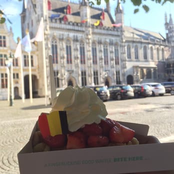 Chez Albert - Amazing waffle enjoyed in Brugge. - Waffles Near Me - Bruges, VWV Chez Albert - Amazing waffle enjoyed in Brugge. - Waffles Near Me - Bruges, VWV