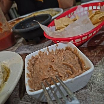 L&B Mexican Restaurant - Best refried beans in Bakersfield.. - Mexican Near Me - Bakersfield, California L&B Mexican Restaurant - Best refried beans in Bakersfield.. - Mexican Near Me - Bakersfield, California