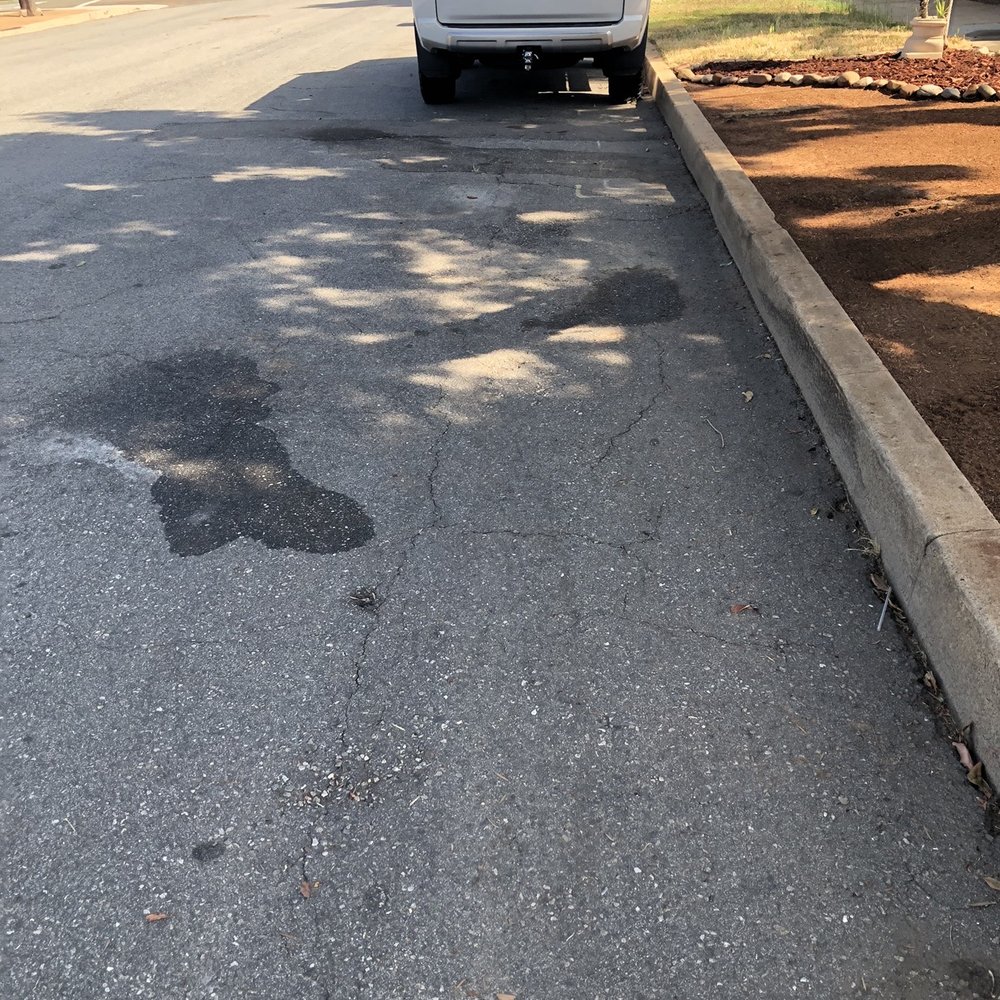 Ecograss - Fresh working vehicle oil stains. - Artificial Turf Near Me - Chula Vista, California Ecograss - Fresh working vehicle oil stains. - Artificial Turf Near Me - Chula Vista, California