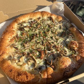 Niedlov's Bakery & Cafe - Mushroom pizza - Bakeries Near Me - Chattanooga, Tennessee Niedlov's Bakery & Cafe - Mushroom pizza - Bakeries Near Me - Chattanooga, Tennessee