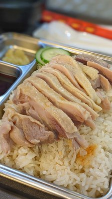 3 Sauces Hainak Chicken Rice 海南鸡饭 by null