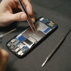 URPhone Store - Cracked phone screen repair