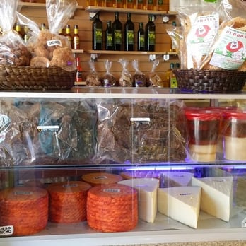 La Cava del Queso - Queso añejo, carne seca y cicharrón - Cheese Shops Near Me - Tijuana, BCN