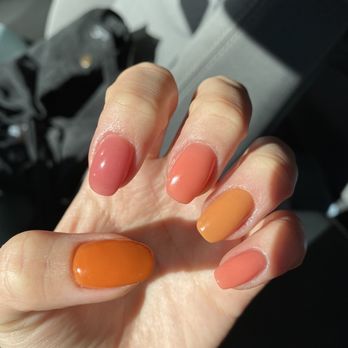 Mint Nail Lounge - Dip powder - Nail Salons Near Me - Fairfax, Virginia